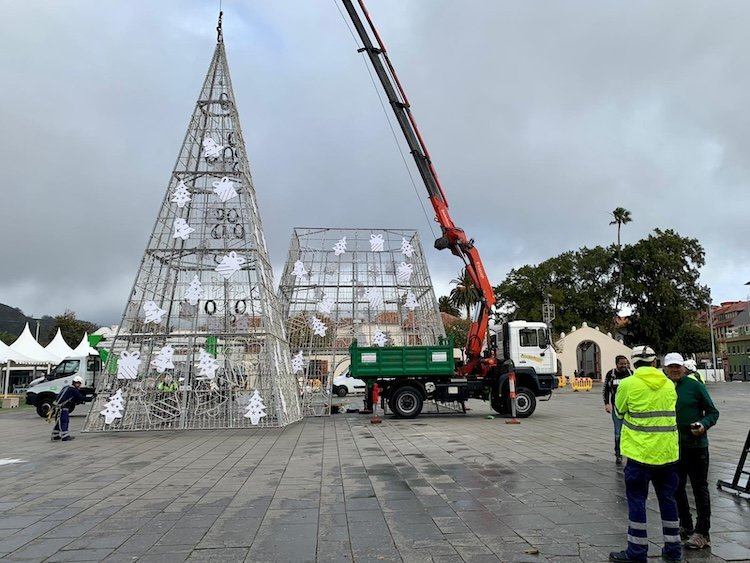 En Laguna ya desmontan el alumbrado navideño