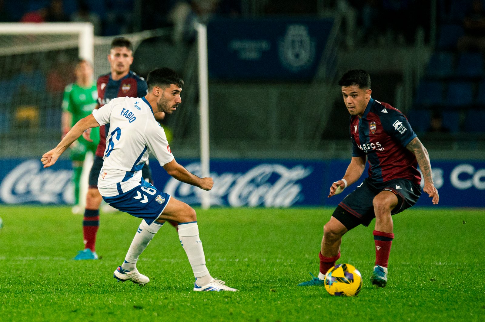 Jornada 14: CD Tenerife-Levante UD – Partido en casa.