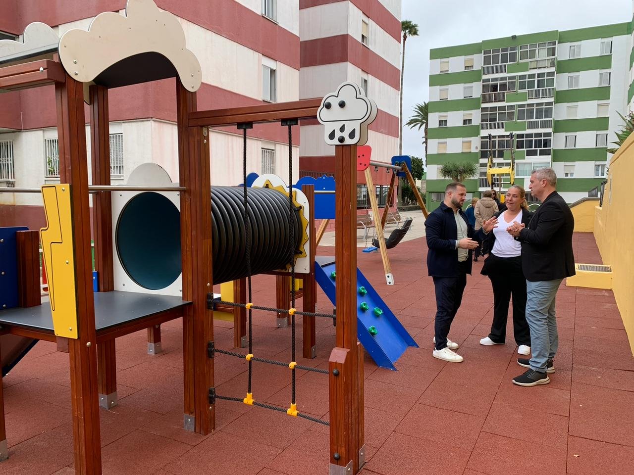 La Laguna renueva parque infantil en La Verdellada con juegos inclusivos.