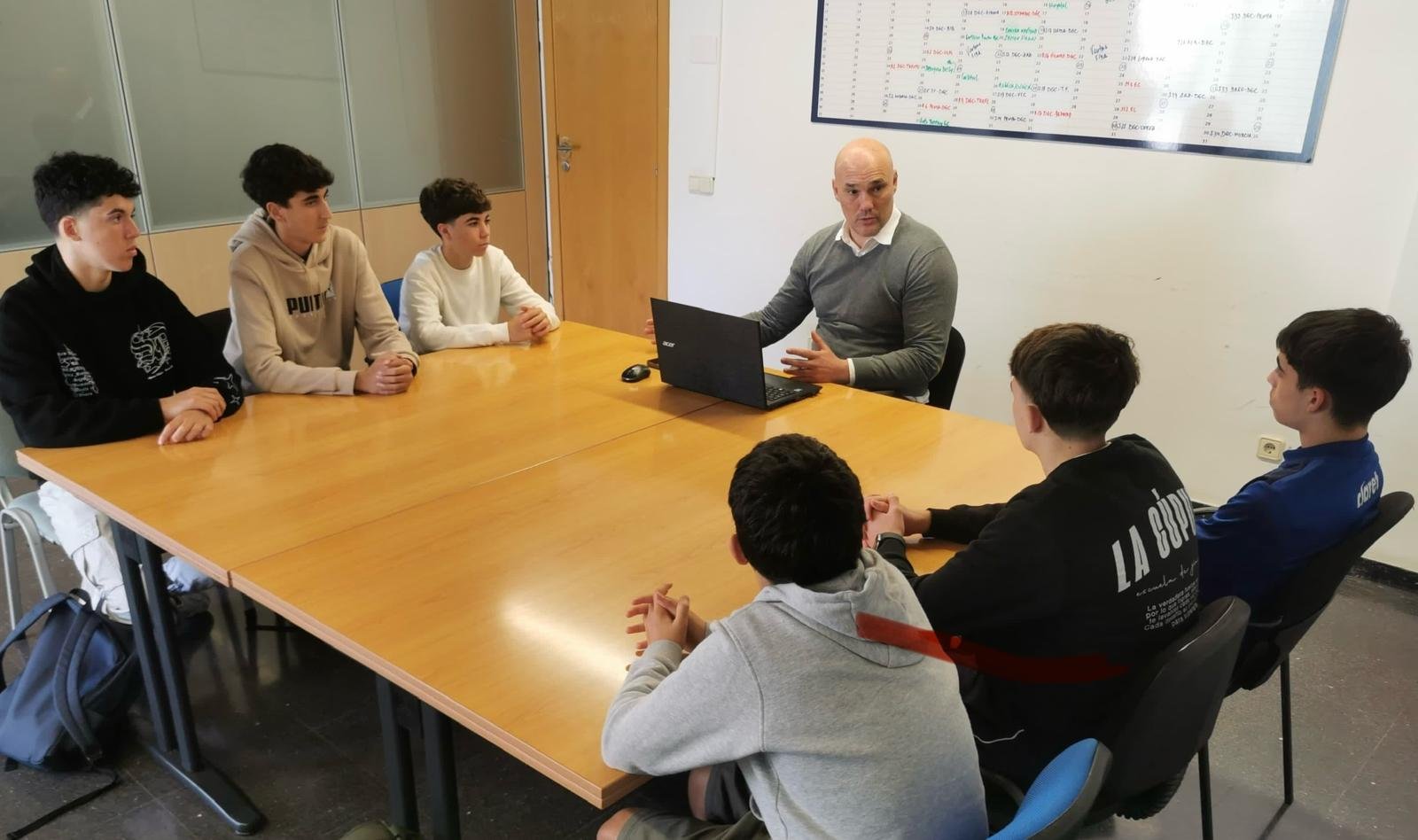 Unidad entre Gran Canaria y Claret School para programa mundial de baloncesto