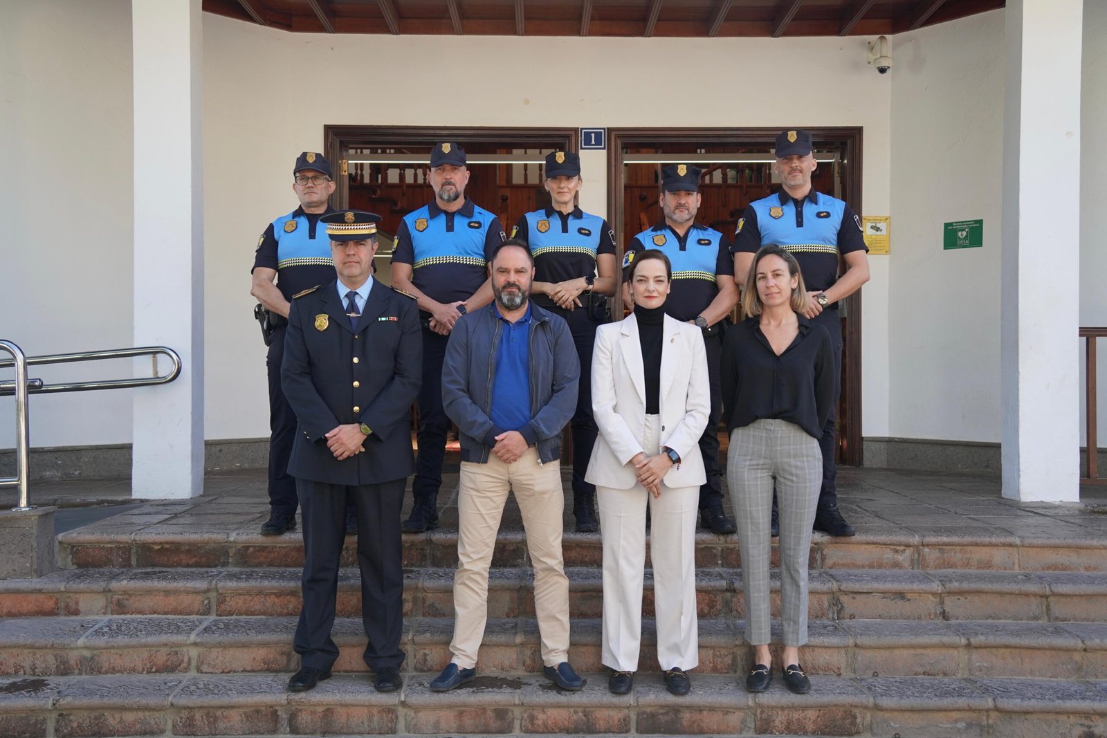 Arona refuerza su Policía Local con la toma de posesión de cinco nuevos oficiales