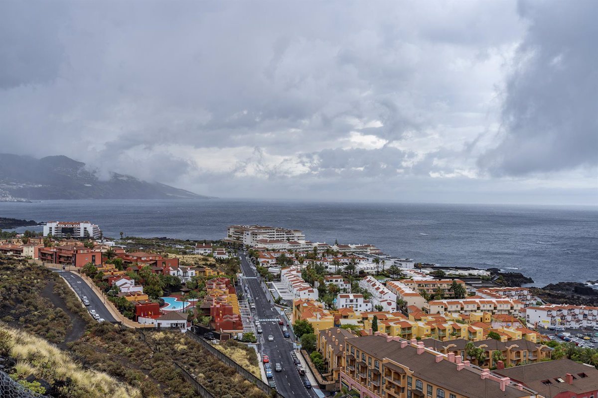 Cielos poco nubosos en Canarias este lunes