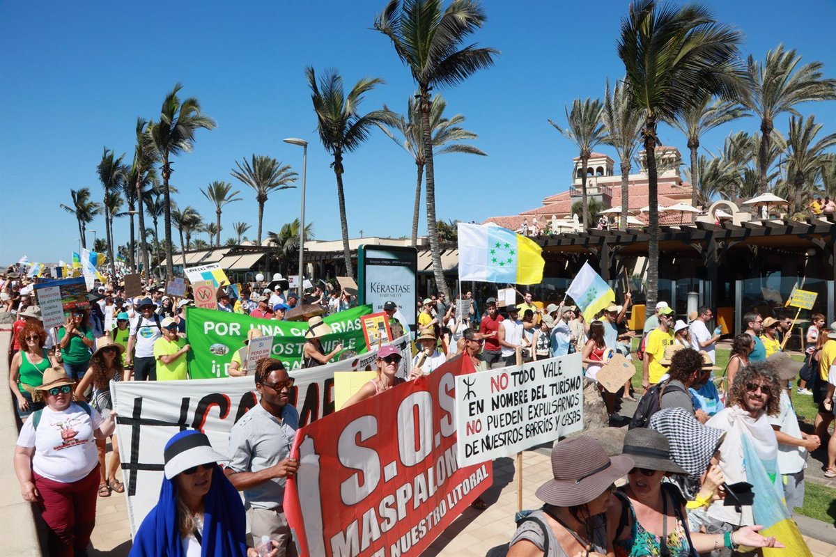 Convocan boicot contra congreso turístico en Tenerife debido a limitaciones en Canarias