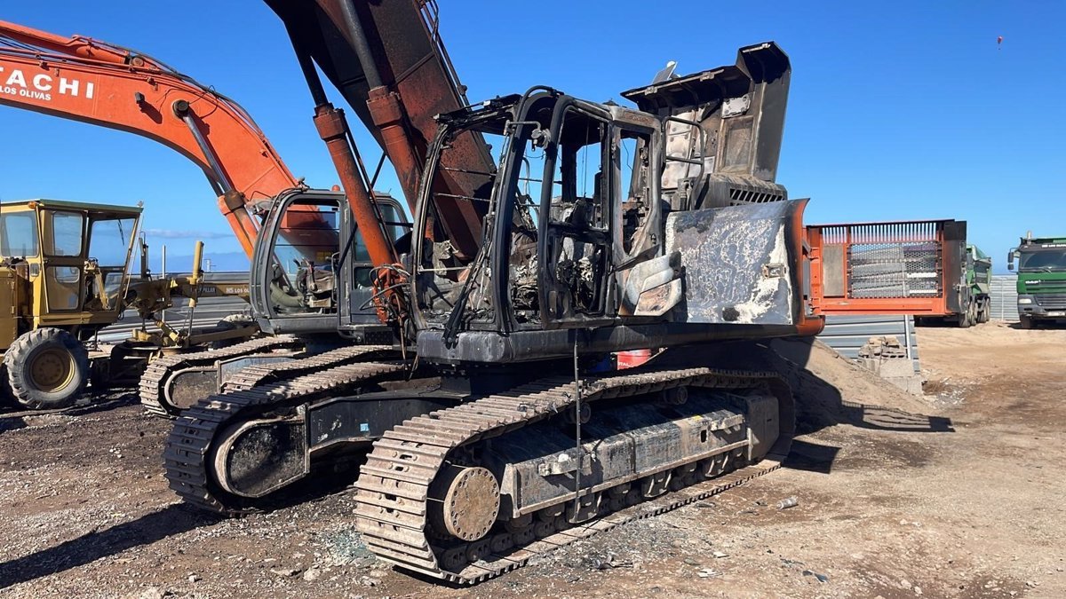 Denuncian quema de grúas en obras de urbanización turística ‘Cuna del Alma’