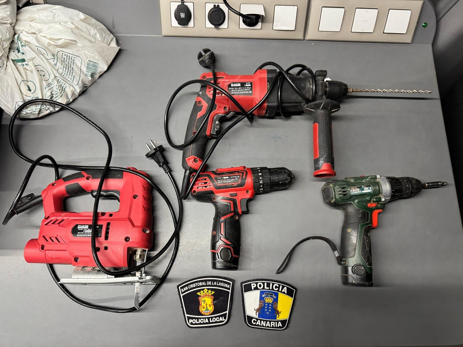 Dos individuos interceptados por delitos de seguridad vial y tenencia de drogas en La Laguna.