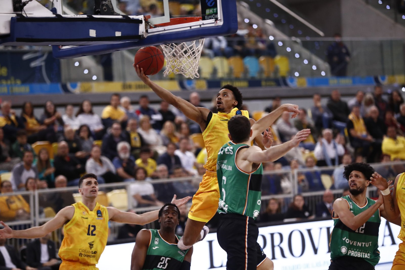 Dreamland Gran Canaria renueva contrato con Mehdy Ngouama