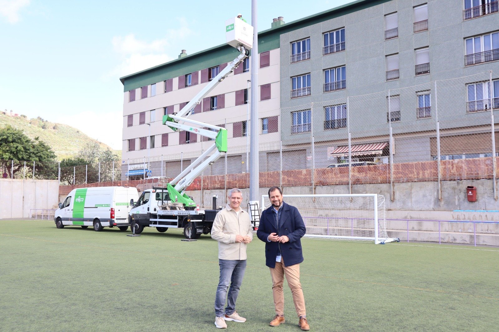 El Consejo Municipal de La Laguna mejora la iluminación del campo de fútbol en La Verdellada.