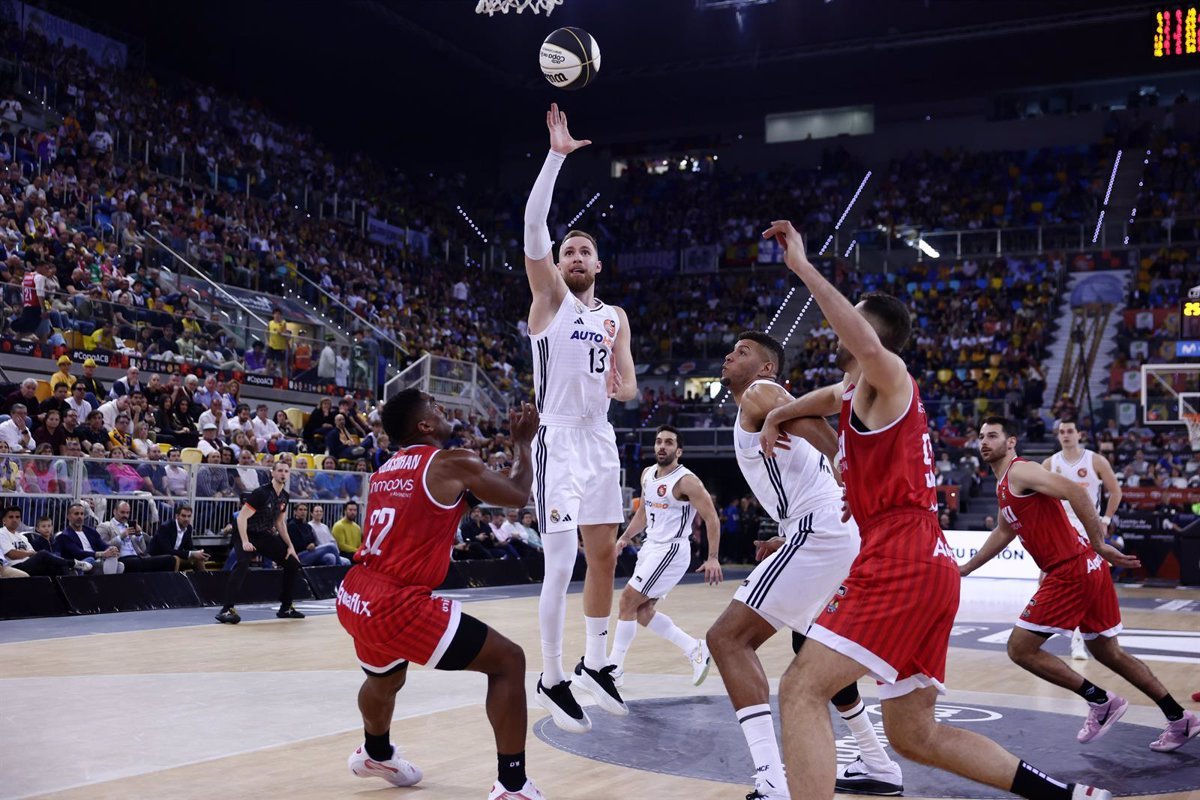 El Real Madrid avanza a semifinales de la Copa del Rey con contundencia.