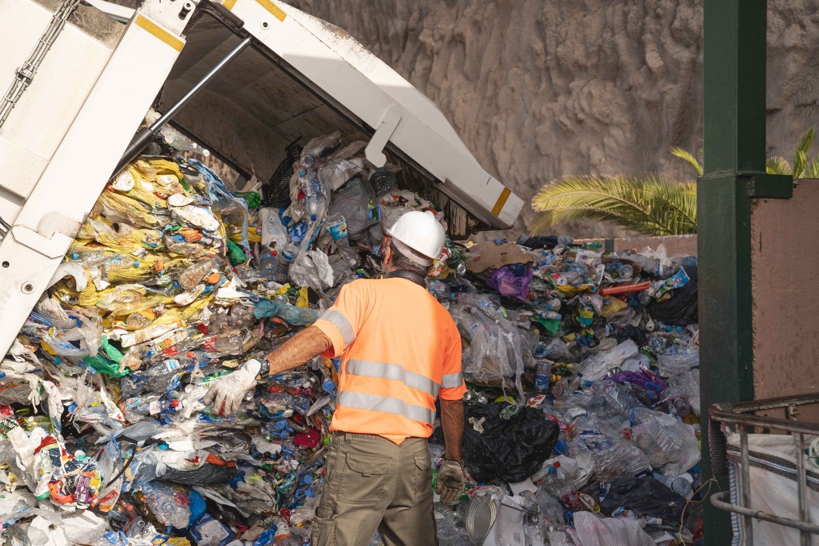El complejo ambiental de Revolcadero reutiliza 710 toneladas de desechos