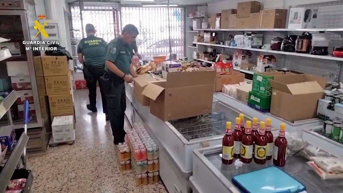 La Guardia Civil interviene 1.200 productos caducados en Las Palmas de Gran Canaria