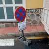 Aviso de Tráfico en la Calle Larazulia en La Camella con motivo de pintura vial