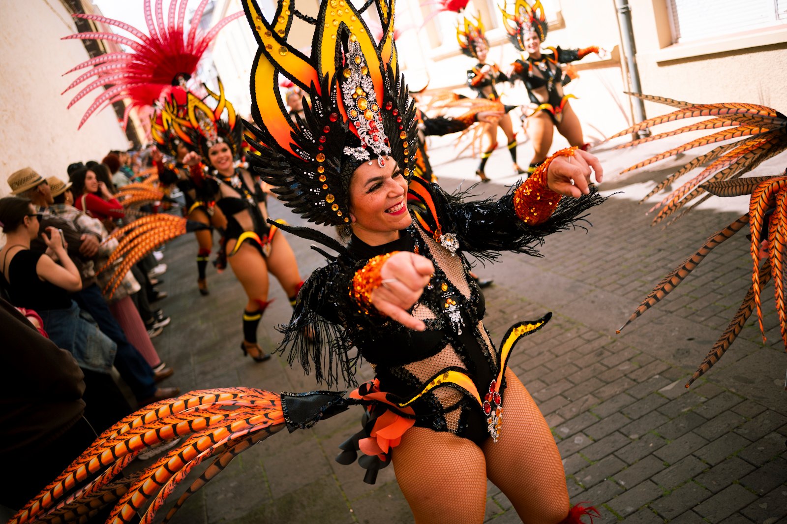 Comparsas y murgas celebran la Apoteosis del Carnaval Lagunero