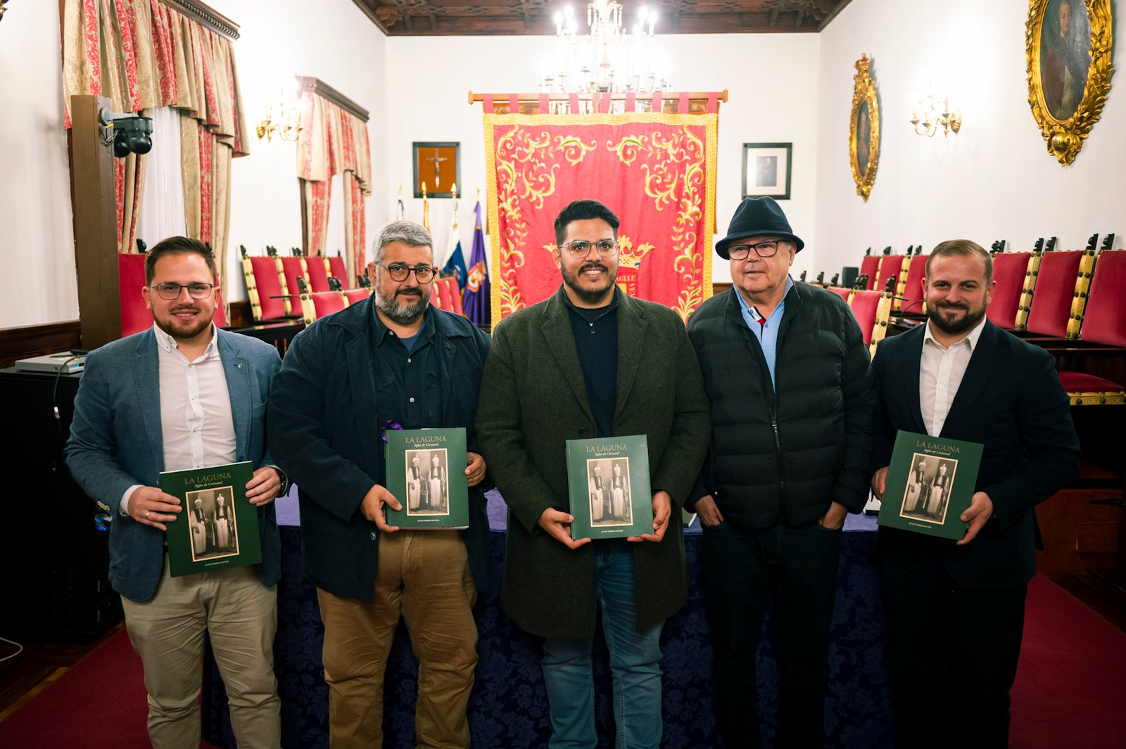 El Ayuntamiento publica libro sobre historia del Carnaval en La Laguna
