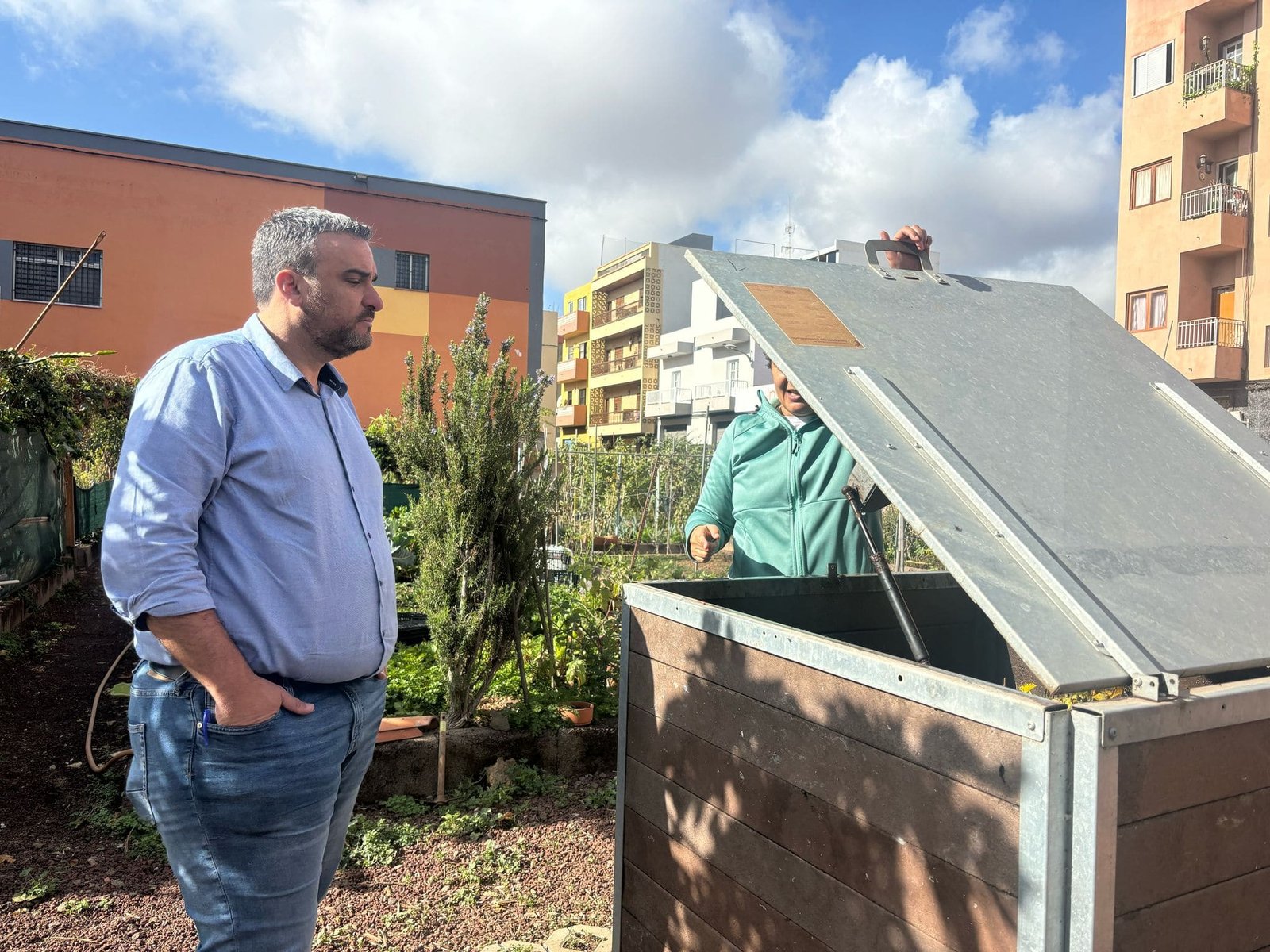 La Laguna gestiona más de 10 toneladas de residuos orgánicos mediante compostaje comunitario