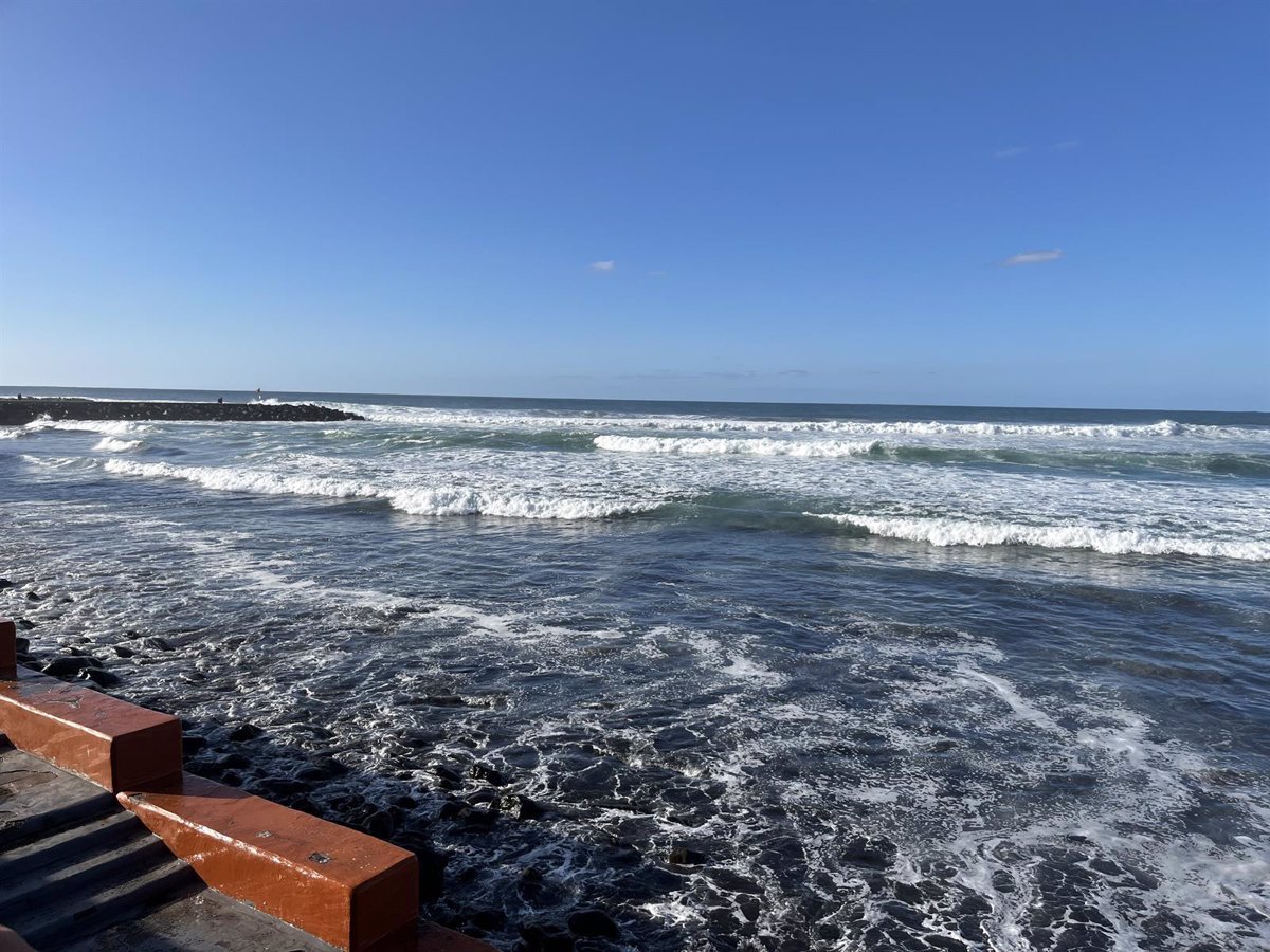 Lluvias débiles y mal estado del mar en Canarias este lunes