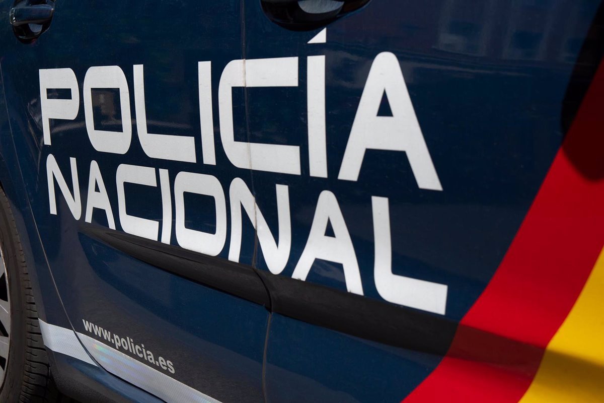 Agentes de la Policía Nacional salvan a bebé inconsciente en Las Palmas de Gran Canaria