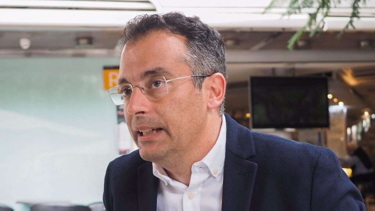 El PP canario critica la retirada del recurso sobre menores migrantes como «trilerismo político» del Gobierno.