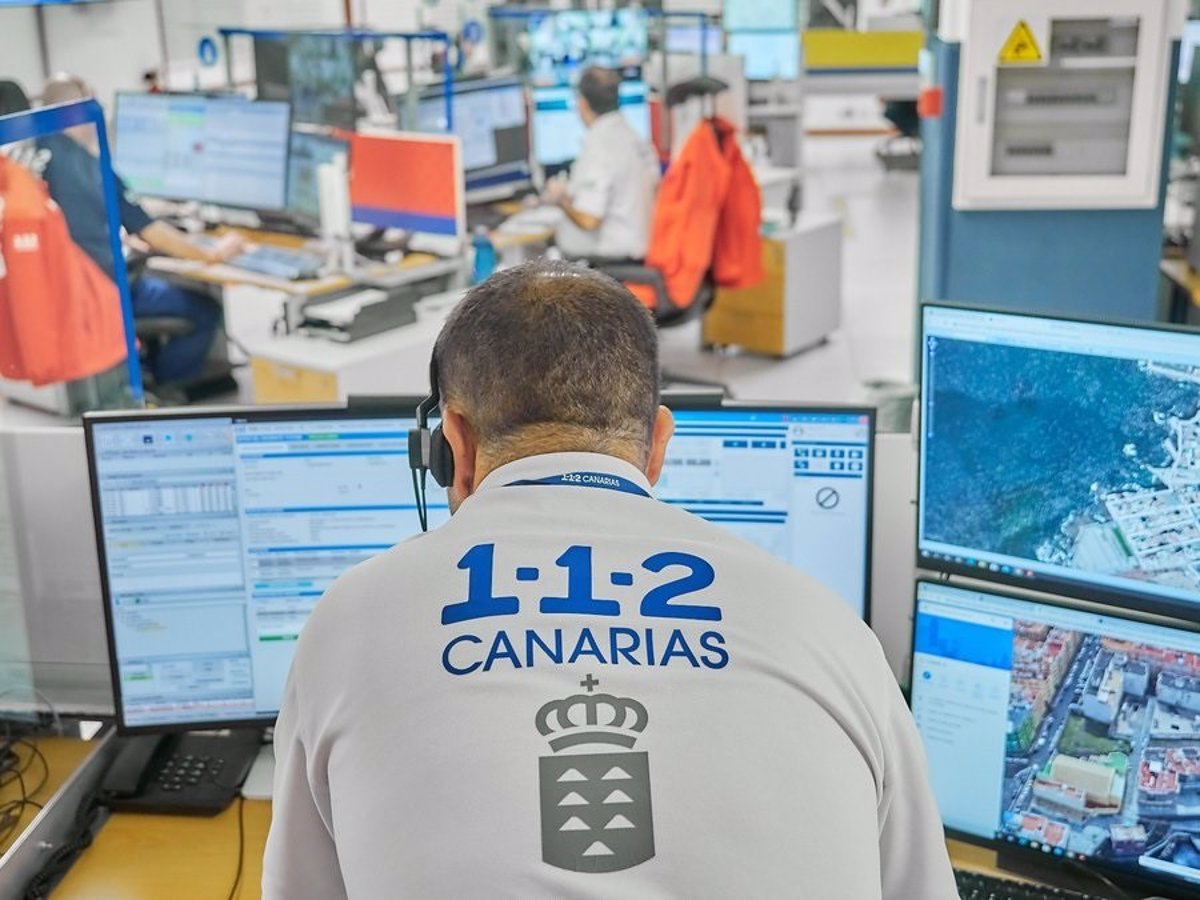 Fallece un hombre tras ser rescatado del agua en parada cardiorrespiratoria en playa de Adeje.