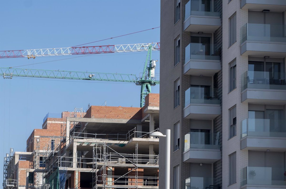 IA prevé descenso del 6,2% en alquiler en Santa Cruz de Tenerife y aumento del 0,4% en Las Palmas de Gran Canaria