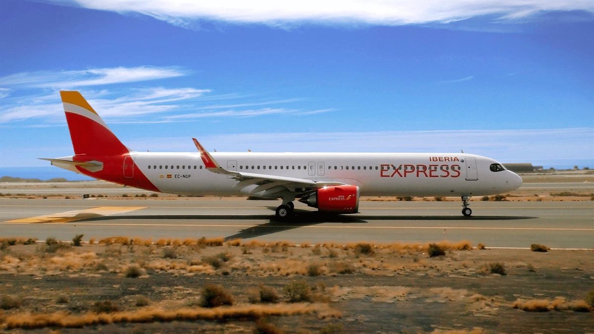 Iberia Express lanza campaña ‘Adelántate al verano’ con vuelos a Canarias desde 30 euros