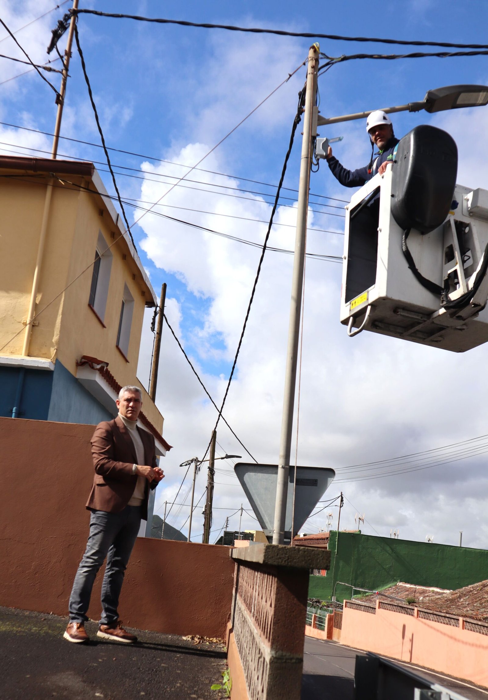 La Laguna adjudica contrato de mantenimiento del alumbrado público