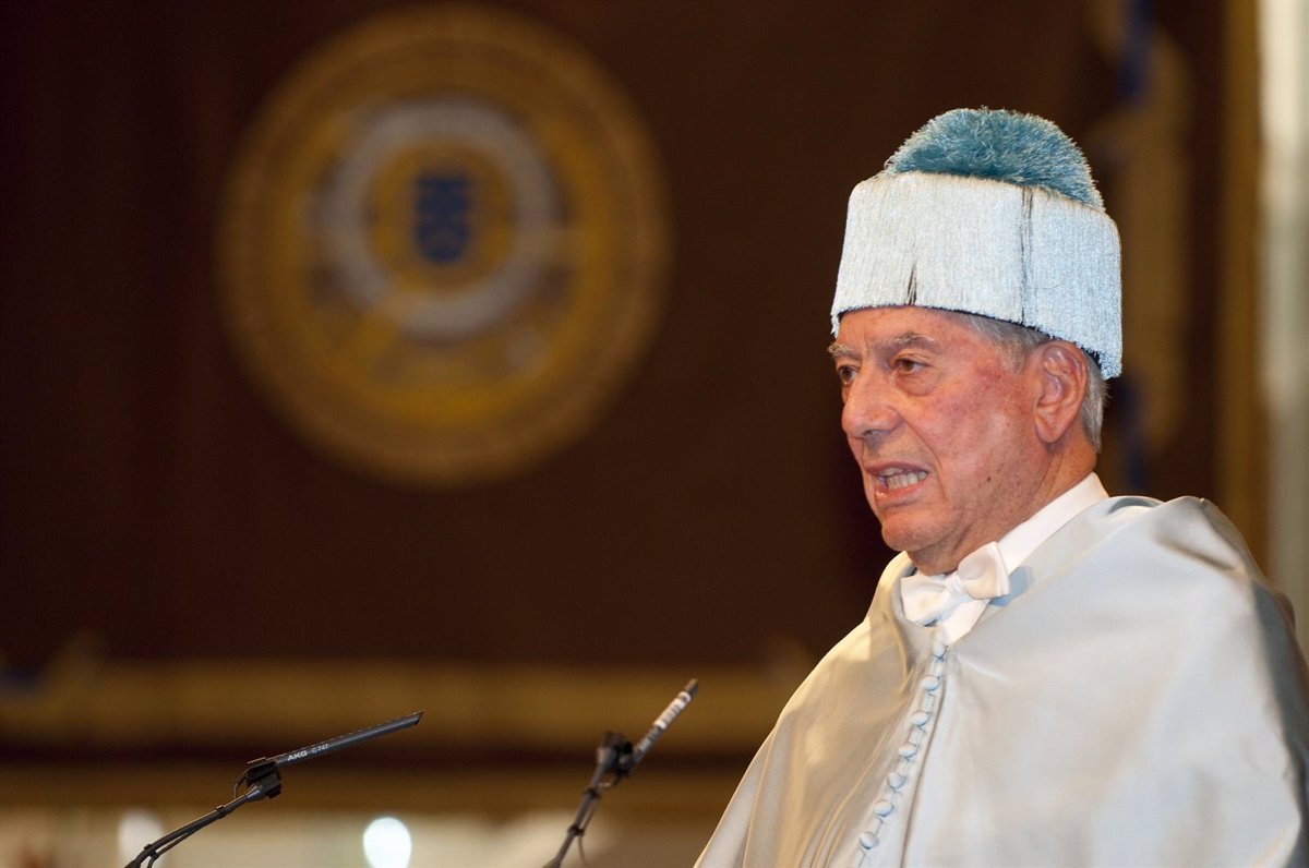 La ULPGC lamenta la muerte de Mario Vargas Llosa, Doctor Honoris Causa 2012