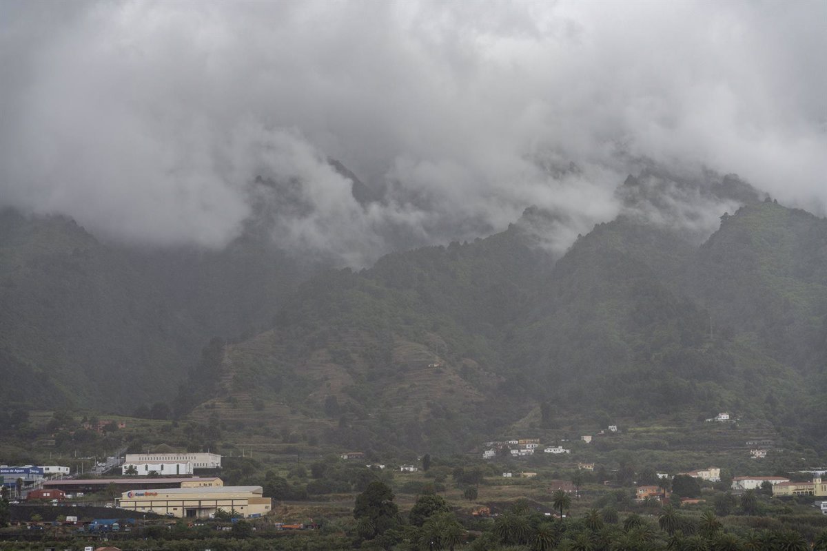 Nubosidad en islas montañosas y aviso amarillo por vientos en Gran Canaria y La Gomera para este Domingo de Resurrección.