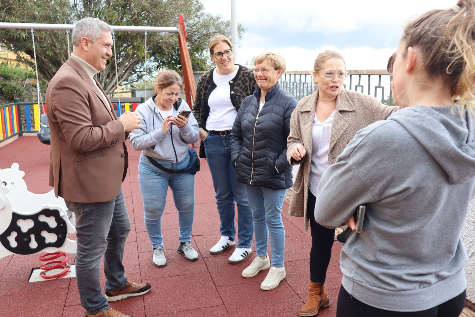 Nuevo parque infantil en El Ortigal Alto promueve acceso igualitario al juego