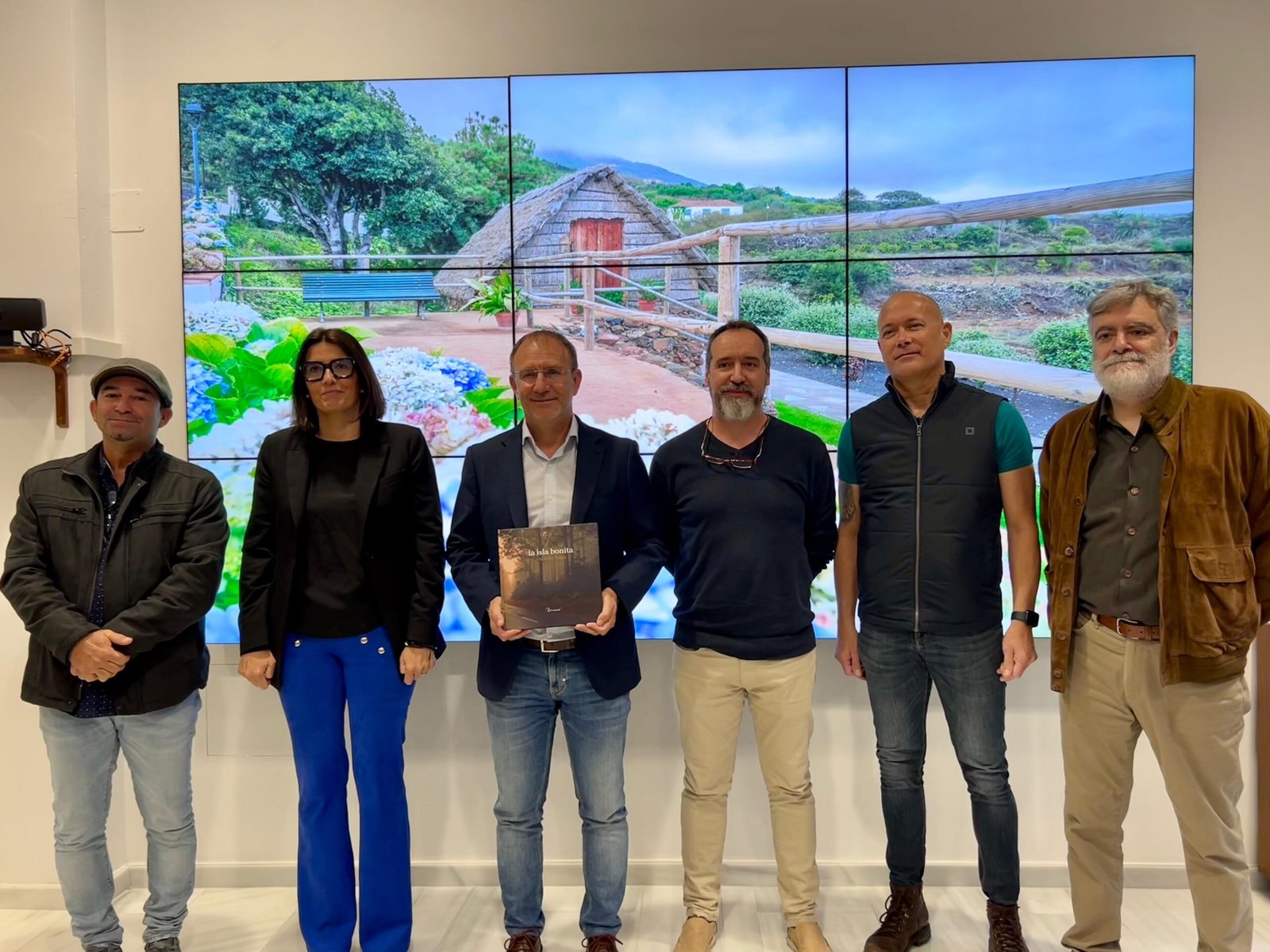 Emilio Barrionuevo retrata “el instante preciso” en distintos paisajes de La Palma para promocionar los atractivos del destino