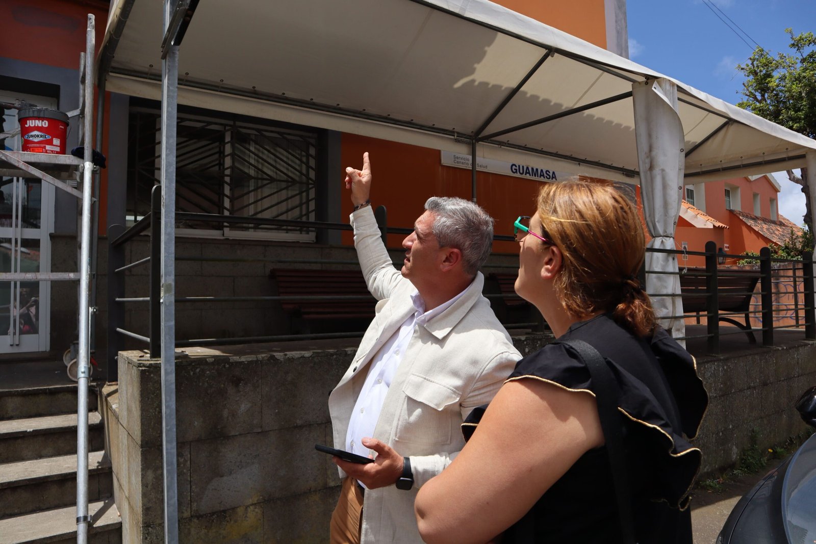 El Ayuntamiento mejora el Centro Ciudadano de Guamasa con obras de impermeabilización y renovación de fachada