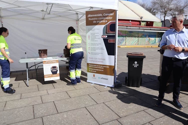 La Laguna celebra la Semana del Reciclaje con el contenedor ‘canelo’