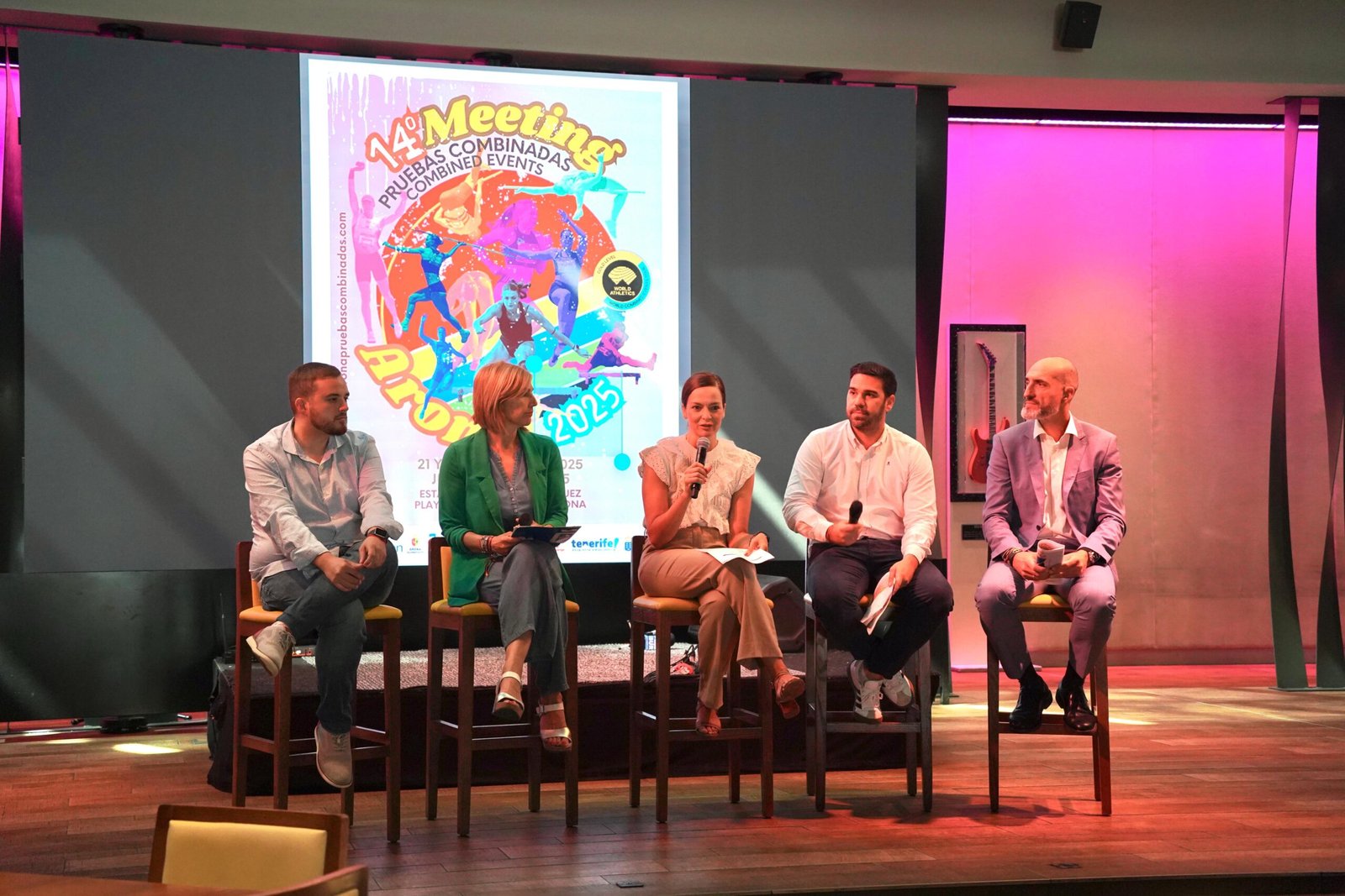 Arona presenta la XIV edición del Meeting Internacional de Pruebas Combinadas en Playa de Las Américas.