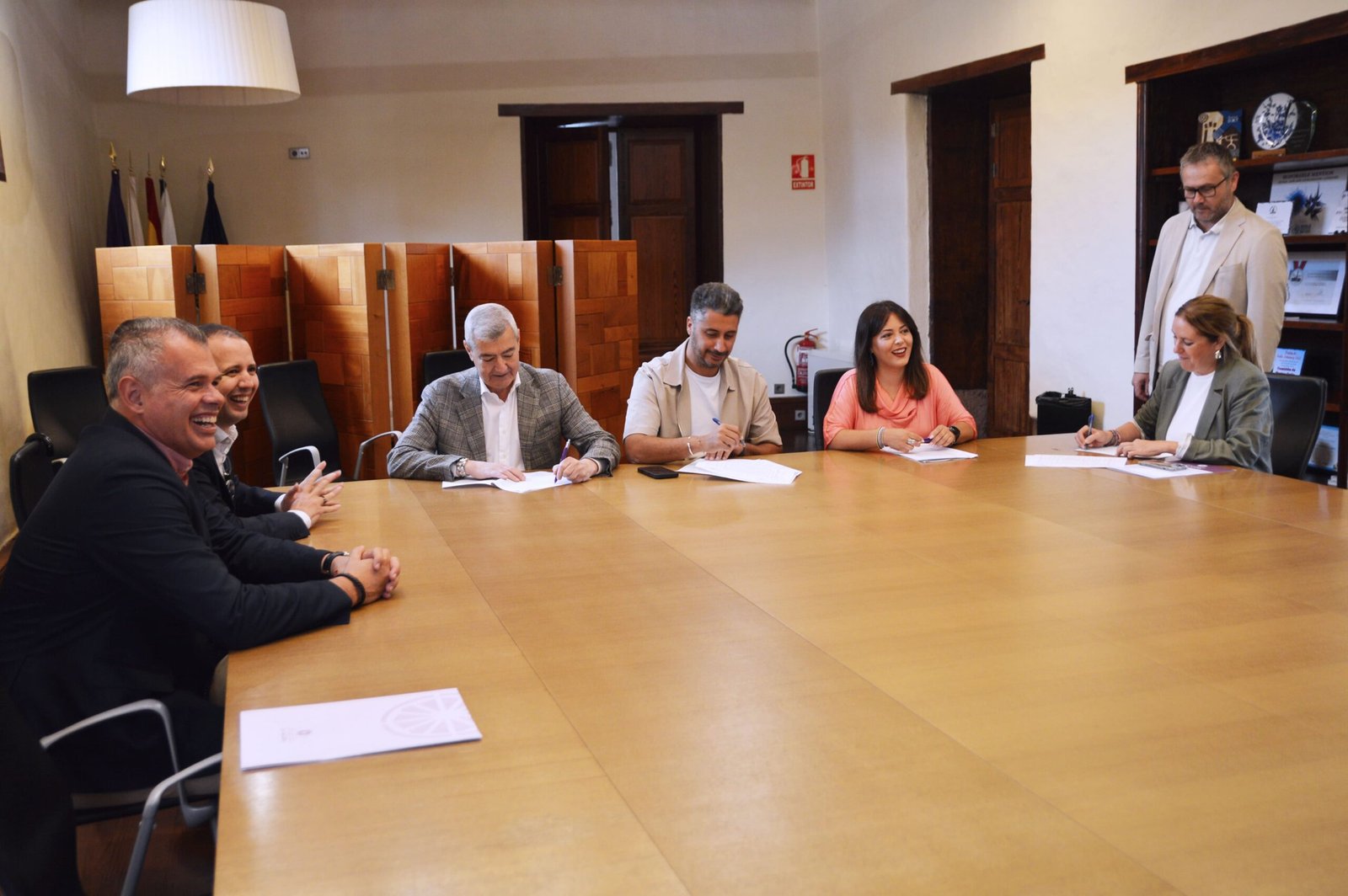 Apertura de plazo para adhesión de comercios a campaña de Bonos Fomento al Comercio Local en La Laguna