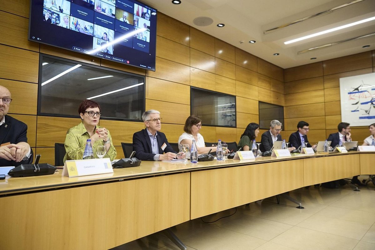 Canarias considera «insuficientes» los 8,5 millones para menores migrantes