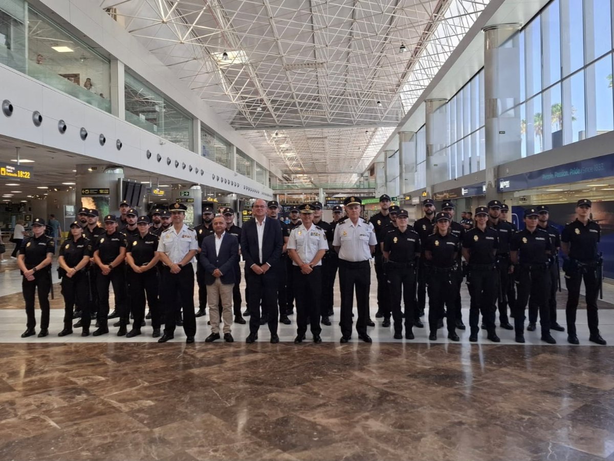 El Gobierno central refuerza el puesto fronterizo del aeropuerto Tenerife Sur con 26 policías nacionales.