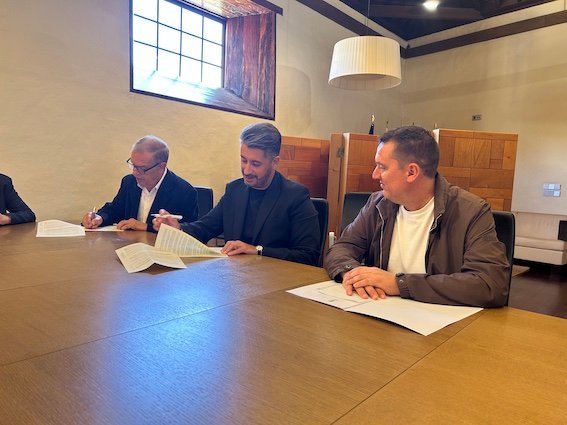 La Laguna y la Junta de Hermandades colaboran por el patrimonio cofrade