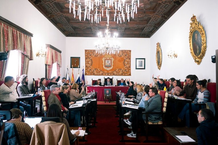 Moción para mejorar pasarelas peatonales en La Laguna