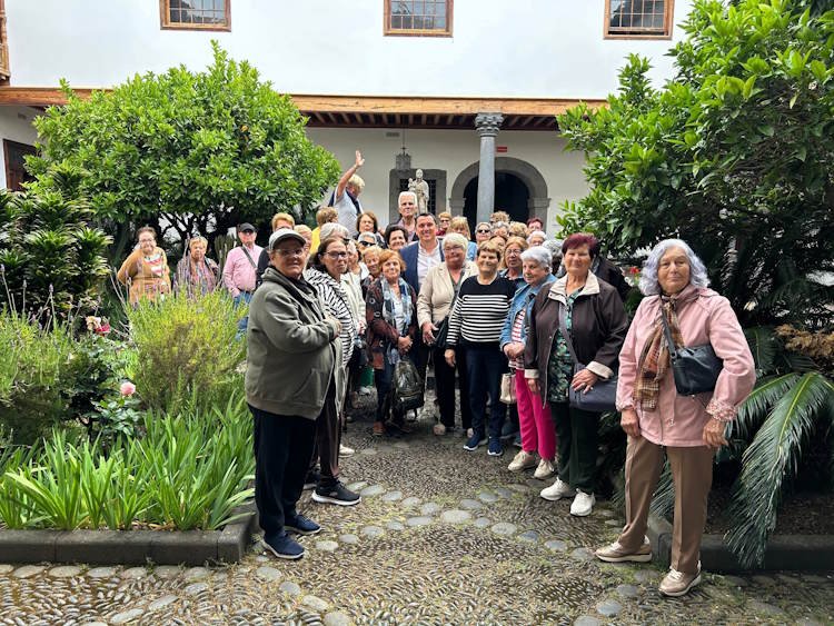 Personas mayores de La Laguna aportan experiencias a la memoria de la ciudad
