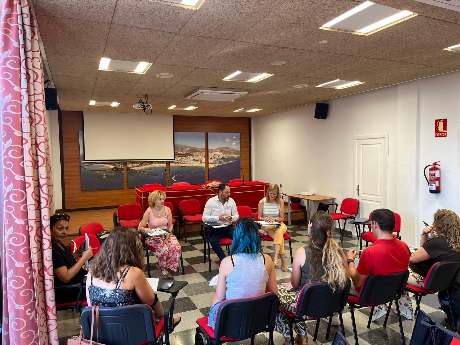 La Concejalía de Educación llega a 4.600 alumnos de Secundaria con intervenciones formativas en Arona.