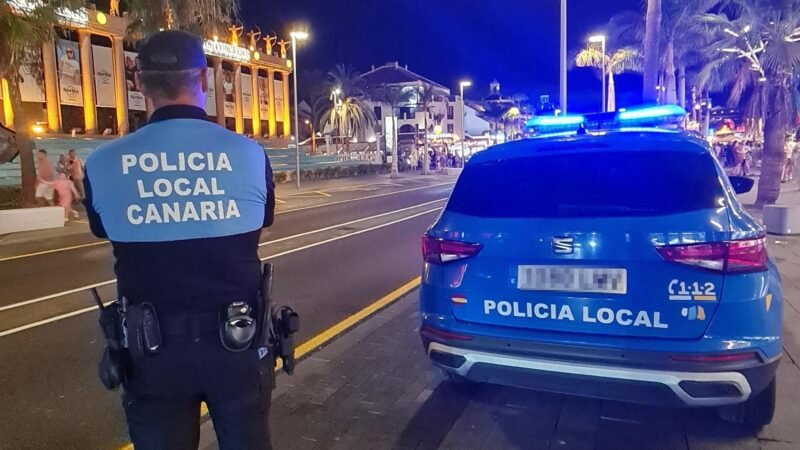 La investigación reveló que el individuo había manipulado los elementos identificativos del vehículo de alta gama para ocultar su verdadera procedencia y poder circular con él de forma fraudulenta.

Tras la imputación del presunto responsable por los delitos de falsedad documental y robo de vehículo, la Policía Local de Arona continúa con las investigaciones para esclarecer totalmente los hechos y determinar si existen más implicados en este caso.

Desde el Ayuntamiento de Arona se recuerda la importancia de cumplir con la normativa vigente en materia de circulación y documentación de vehículos, así como la necesidad de denunciar cualquier irregularidad detectada en este sentido para garantizar la seguridad de todos los ciudadanos.