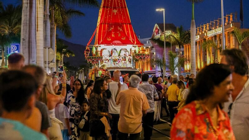 El Festival de la India y Arona Yogafest en Playa de Las Américas.