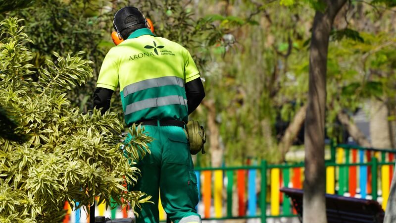 Arona aprueba pliegos para nuevo contrato de jardines y zonas verdes