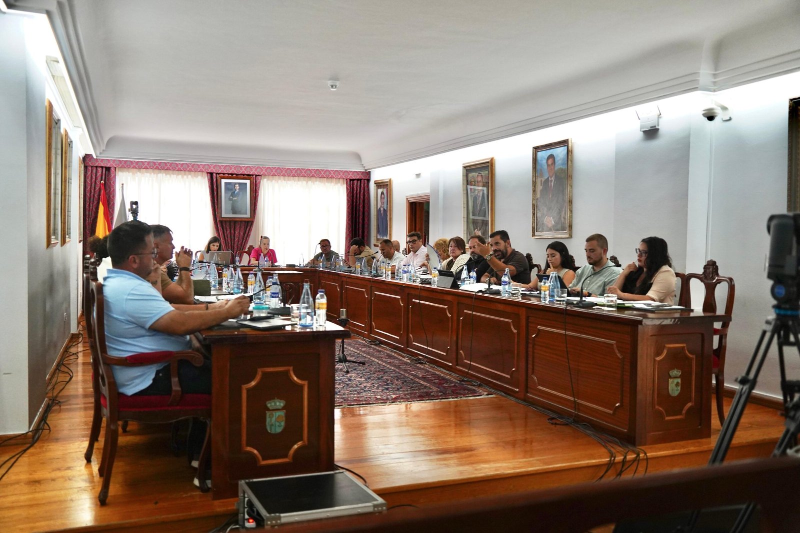 El evento contará con la participación de diferentes cuerpos de seguridad y emergencias para concienciar a la población sobre la importancia de la seguridad en el municipio.

Estas modificaciones presupuestarias son necesarias para adaptar el presupuesto municipal a las nuevas necesidades y garantizar la prestación de servicios de calidad a la ciudadanía de Arona.