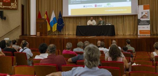 Jornada técnica para erradicar plaga en palmeras de Lanzarote