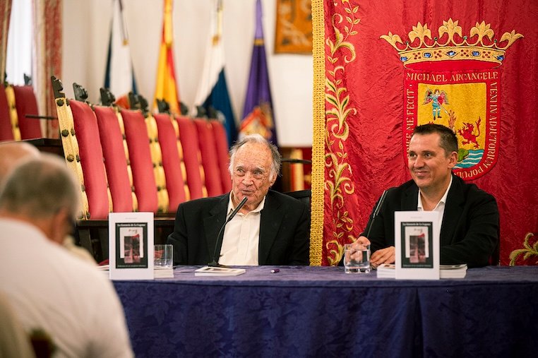 Julio Fajardo presenta libro sobre su experiencia en Urbanismo y la Gerencia de La Laguna.