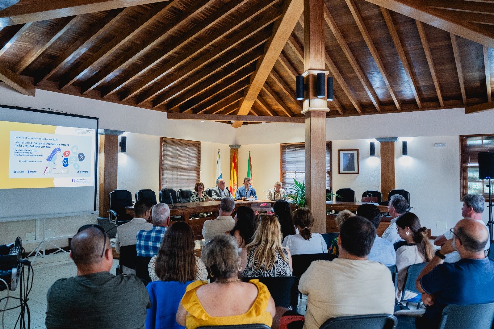 La Universidad de Verano de La Gomera se estrena con una charla sobre el futuro de la arqueología canaria.