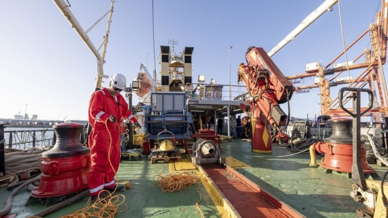 Vodafone y Canalink refuerzan la conectividad en Las Palmas con cables submarinos.