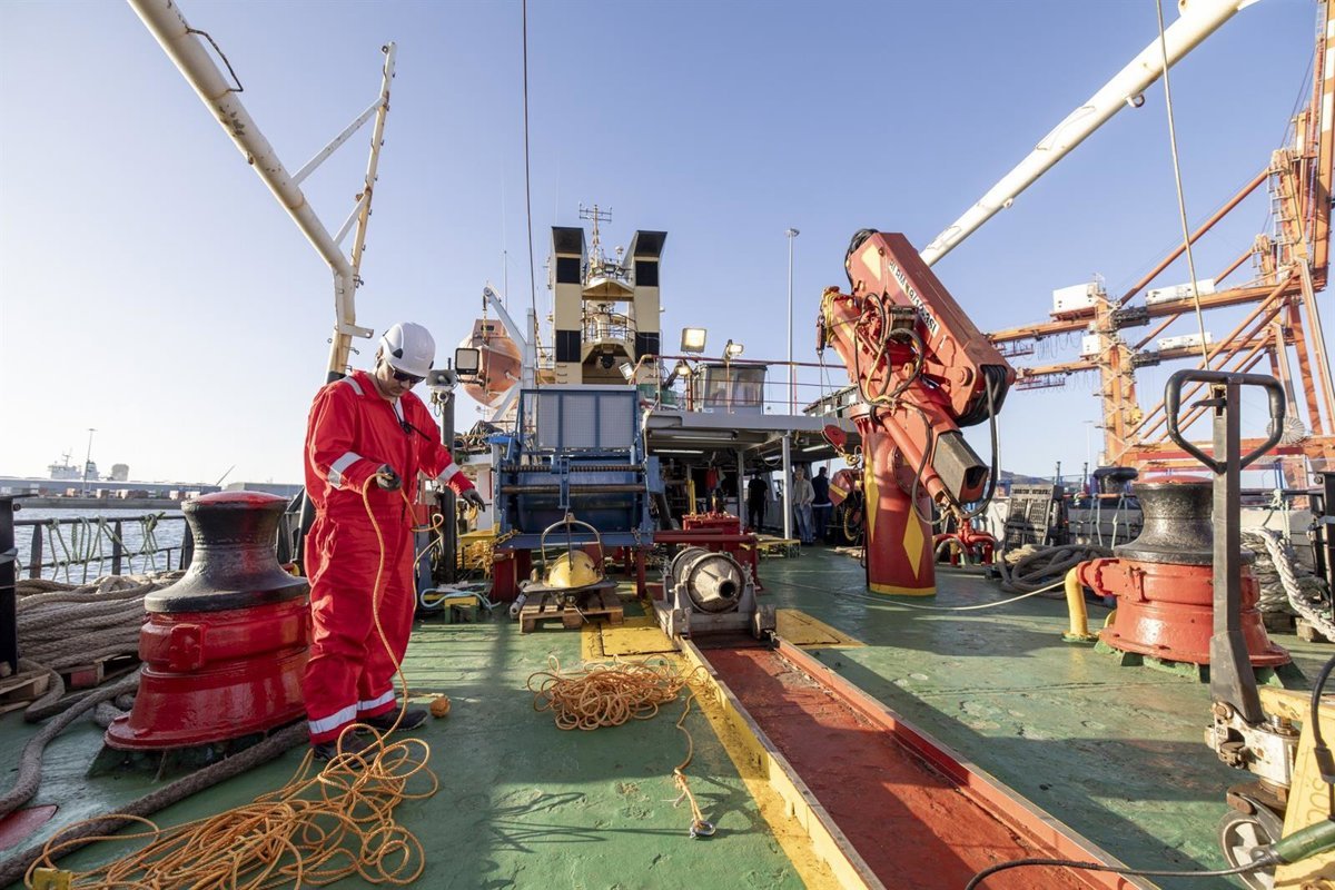 Vodafone y Canalink refuerzan la conectividad en Las Palmas con cables submarinos.