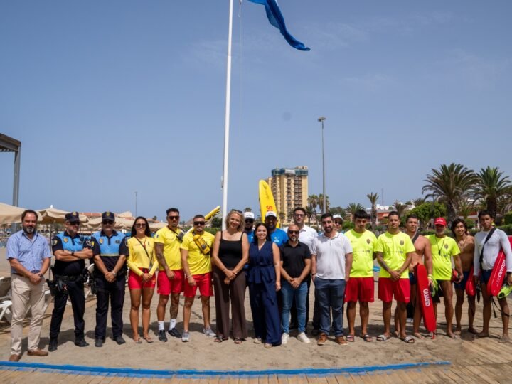 Arona celebra la obtención de la Bandera Azul en sus playas

En un acto oficial, Arona ha izado la Bandera Azul en las playas de Las Vistas y Los Cristianos, certificando la calidad de las aguas, la seguridad y los excelentes servicios que ofrecen a los visitantes.

Este reconocimiento internacional, otorgado por la Asociación de Educación Ambiental y del Consumidor (Adeac), destaca la excelencia de las playas aroneras. La ceremonia de izar la Bandera Azul tuvo lugar en la Playa de Las Vistas, contando con la presencia de autoridades locales.

Los criterios para obtener la Bandera Azul incluyen la información y educación ambiental, la calidad del agua y el cumplimiento de normativas relativas al tratamiento de aguas residuales urbanas. Además, se valoran aspectos como la accesibilidad para personas con discapacidad y la disponibilidad de equipos de primeros auxilios.

Las playas de Arona se destacan por su compromiso con la sostenibilidad y la excelencia en los servicios ofrecidos a los visitantes, convirtiéndolas en destinos turísticos de alta calidad en la isla.