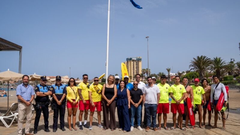 Arona celebra la obtención de la Bandera Azul en sus playas

En un acto oficial, Arona ha izado la Bandera Azul en las playas de Las Vistas y Los Cristianos, certificando la calidad de las aguas, la seguridad y los excelentes servicios que ofrecen a los visitantes.

Este reconocimiento internacional, otorgado por la Asociación de Educación Ambiental y del Consumidor (Adeac), destaca la excelencia de las playas aroneras. La ceremonia de izar la Bandera Azul tuvo lugar en la Playa de Las Vistas, contando con la presencia de autoridades locales.

Los criterios para obtener la Bandera Azul incluyen la información y educación ambiental, la calidad del agua y el cumplimiento de normativas relativas al tratamiento de aguas residuales urbanas. Además, se valoran aspectos como la accesibilidad para personas con discapacidad y la disponibilidad de equipos de primeros auxilios.

Las playas de Arona se destacan por su compromiso con la sostenibilidad y la excelencia en los servicios ofrecidos a los visitantes, convirtiéndolas en destinos turísticos de alta calidad en la isla.